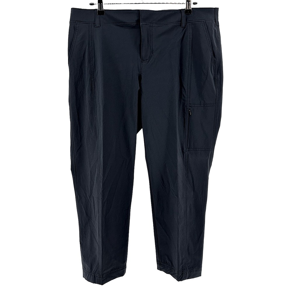 ATHLETA Minimalist Nylon Straight Leg Cargo Pocket Athleisure Pants • 16 • black